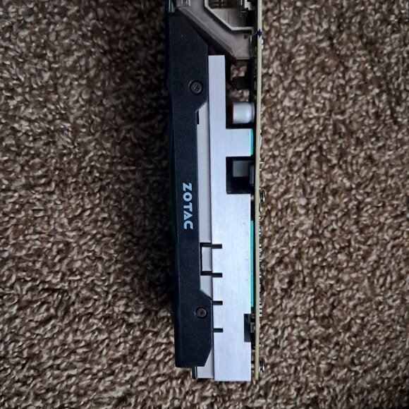 GeForce GTX 1050 Ti - Picture 2 of 7